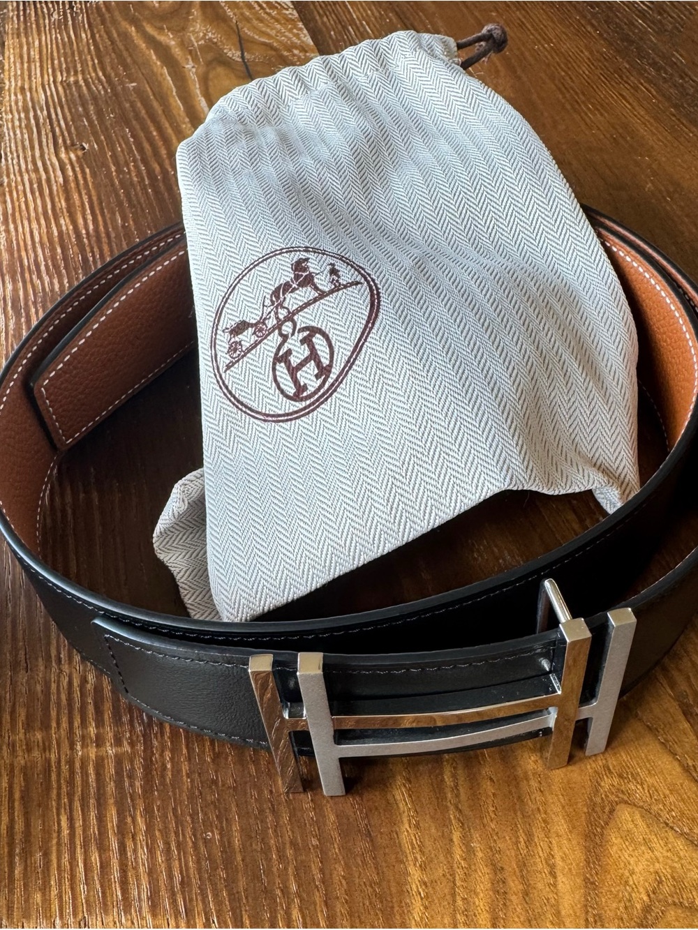 Hermes Au Carre Reversible Black/Tan Leather Belt with H Buckle. - Picture 6 of 7